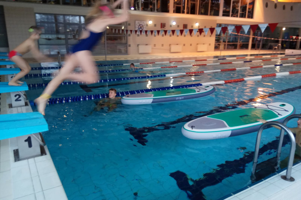 Mikołajki na basenie - Wszystkie dzieci razem!