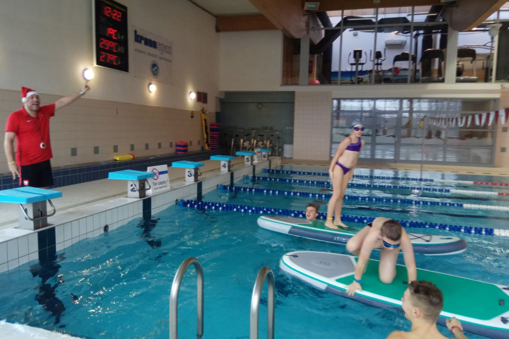 Mikołajki na basenie - Wszystkie dzieci razem!