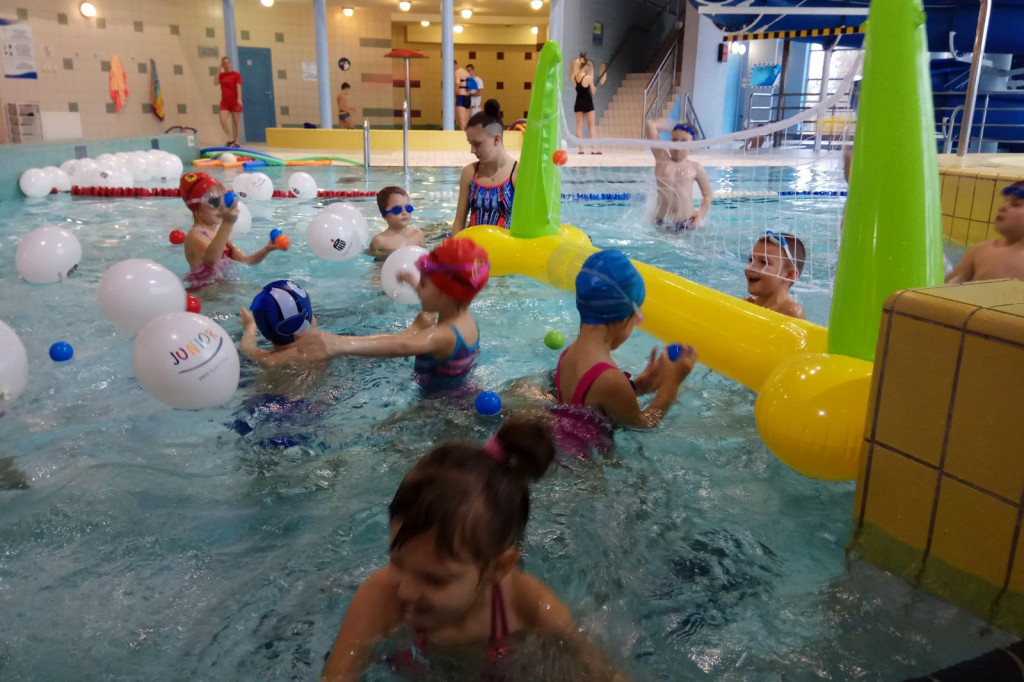 Mikołajki na basenie - Wszystkie dzieci razem!