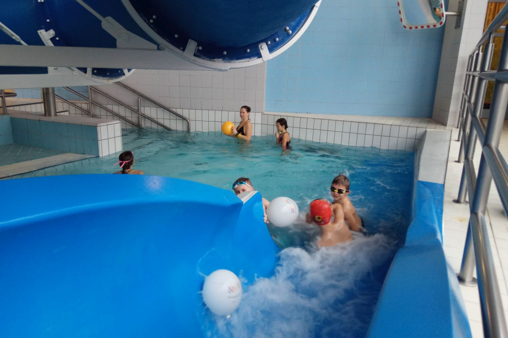 Mikołajki na basenie - Wszystkie dzieci razem!