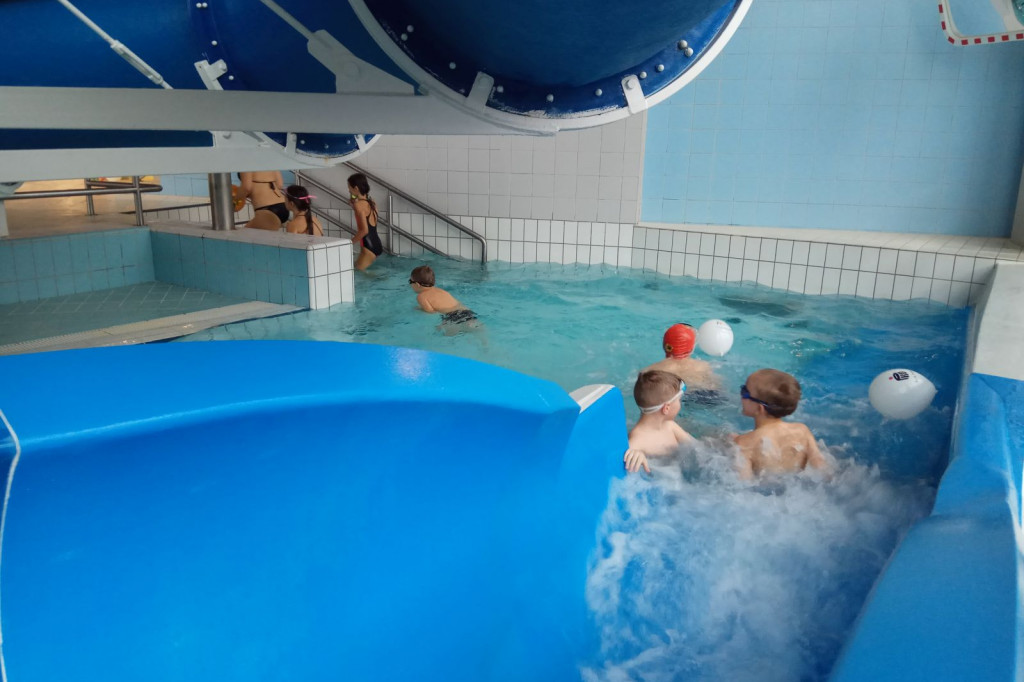 Mikołajki na basenie - Wszystkie dzieci razem!