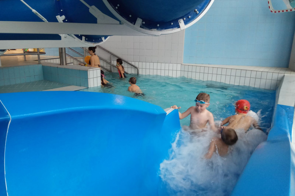Mikołajki na basenie - Wszystkie dzieci razem!