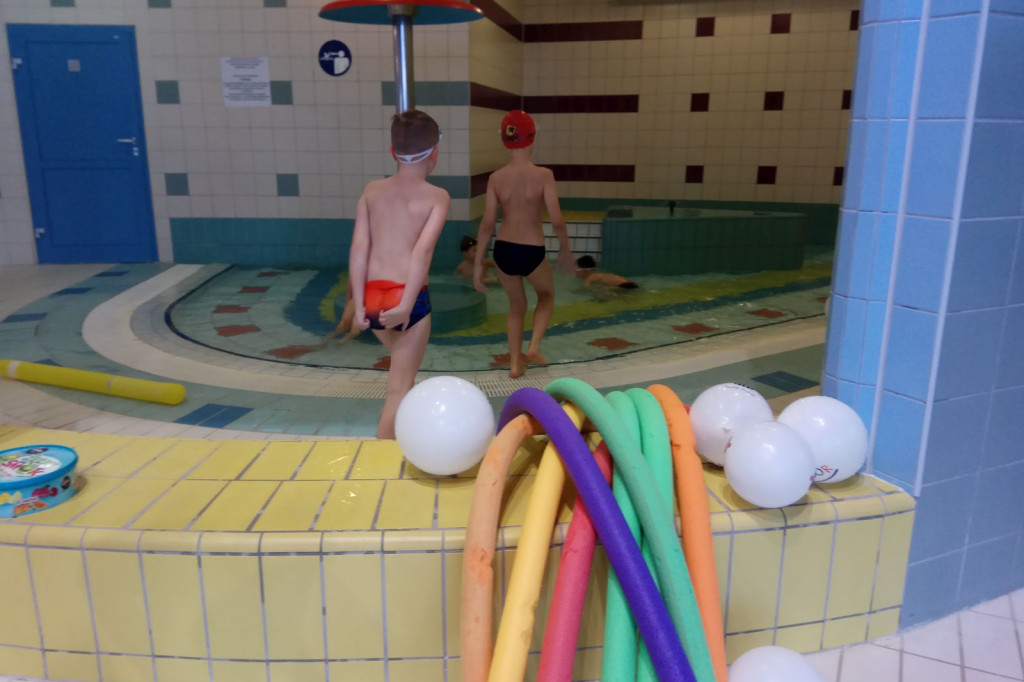 Mikołajki na basenie - Wszystkie dzieci razem!