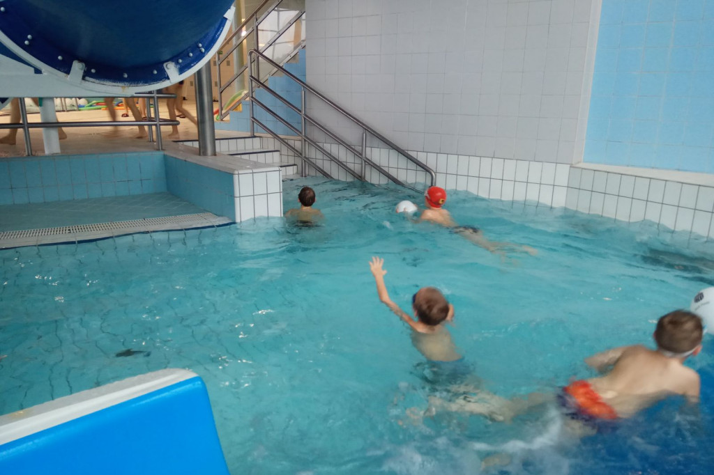Mikołajki na basenie - Wszystkie dzieci razem!