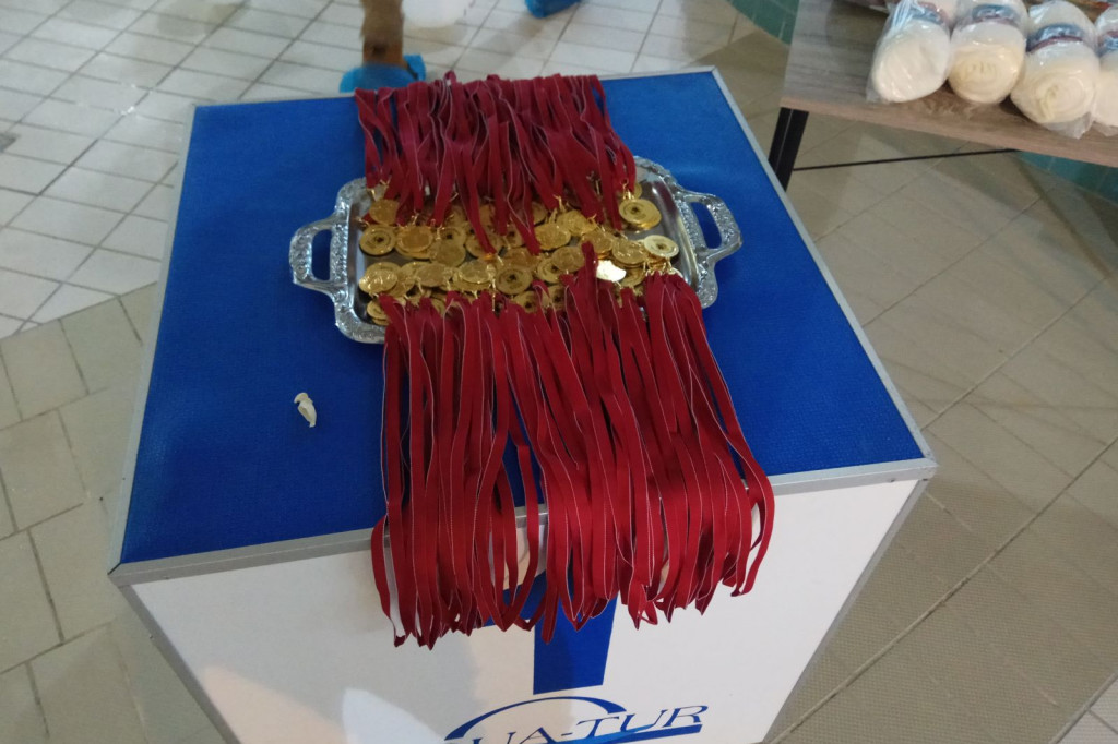 Mikołajki na basenie - Wszystkie dzieci razem!