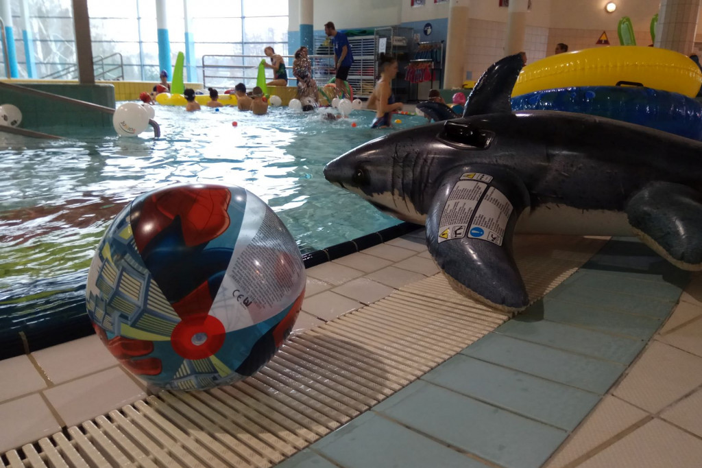 Mikołajki na basenie - Wszystkie dzieci razem!