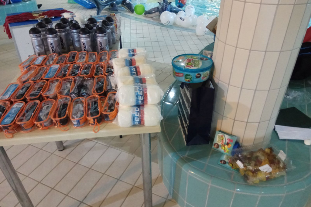 Mikołajki na basenie - Wszystkie dzieci razem!