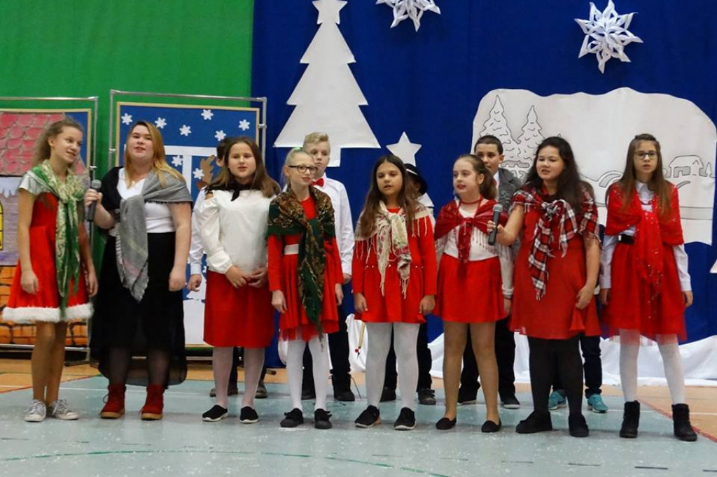 Kolędowanie w Szkole Podstawowej nr 4