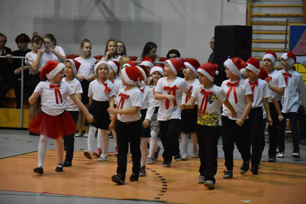 Kolędowanie w Szkole Podstawowej nr 4