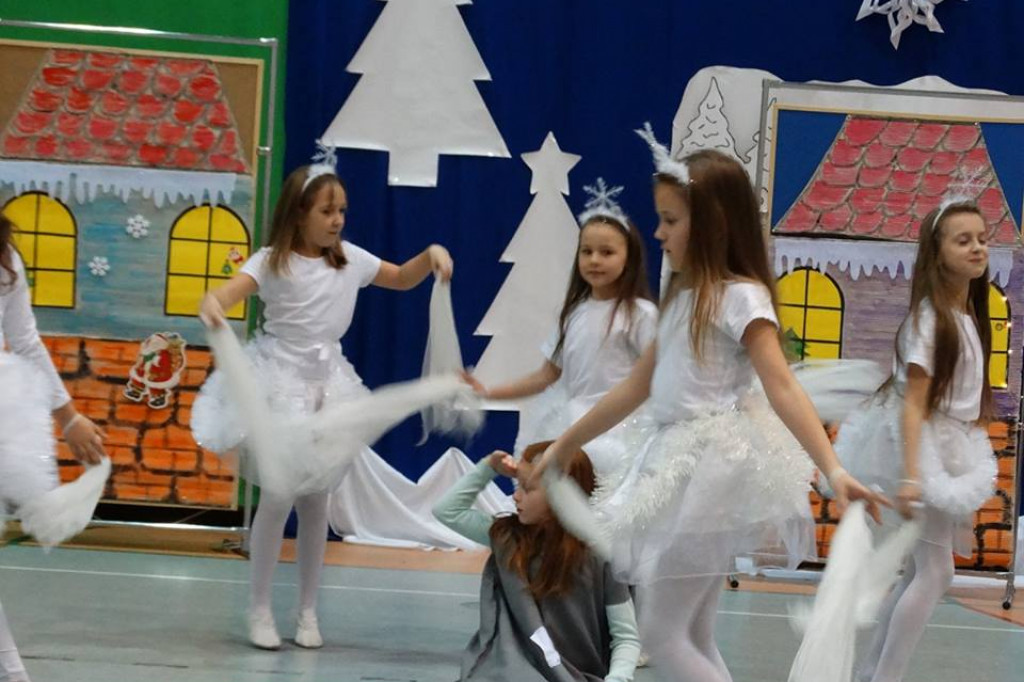 Kolędowanie w Szkole Podstawowej nr 4