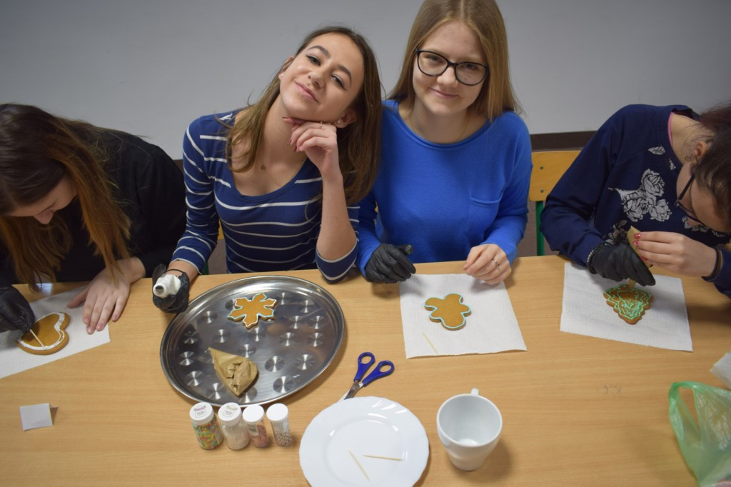 Pierniki, Stroiki i Konkurs wiedzy o Świętach Bożego Narodzenia - ZS6 