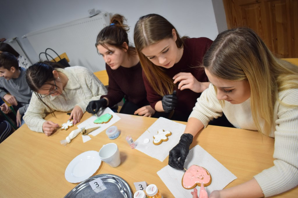 Pierniki, Stroiki i Konkurs wiedzy o Świętach Bożego Narodzenia - ZS6 