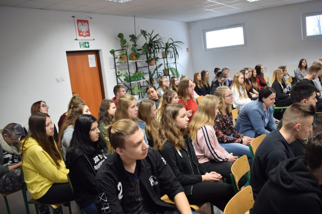 Pierniki, Stroiki i Konkurs wiedzy o Świętach Bożego Narodzenia - ZS6 