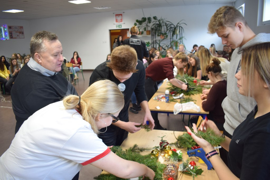 Pierniki, Stroiki i Konkurs wiedzy o Świętach Bożego Narodzenia - ZS6 