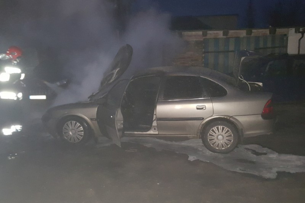Samochód stanął w ogniu