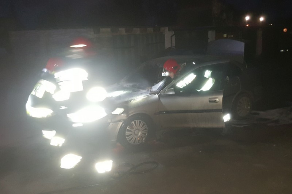 Samochód stanął w ogniu