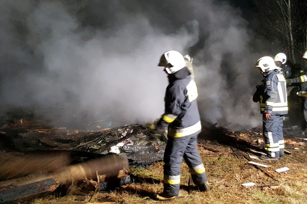 Spalona szopa, Borki gmina Okonek