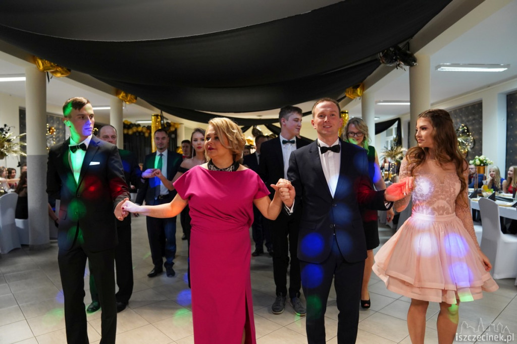 Studniówka 2019. Zespół Szkół nr 1 im. Komisji Edukacji Narodowej w Szczecinku