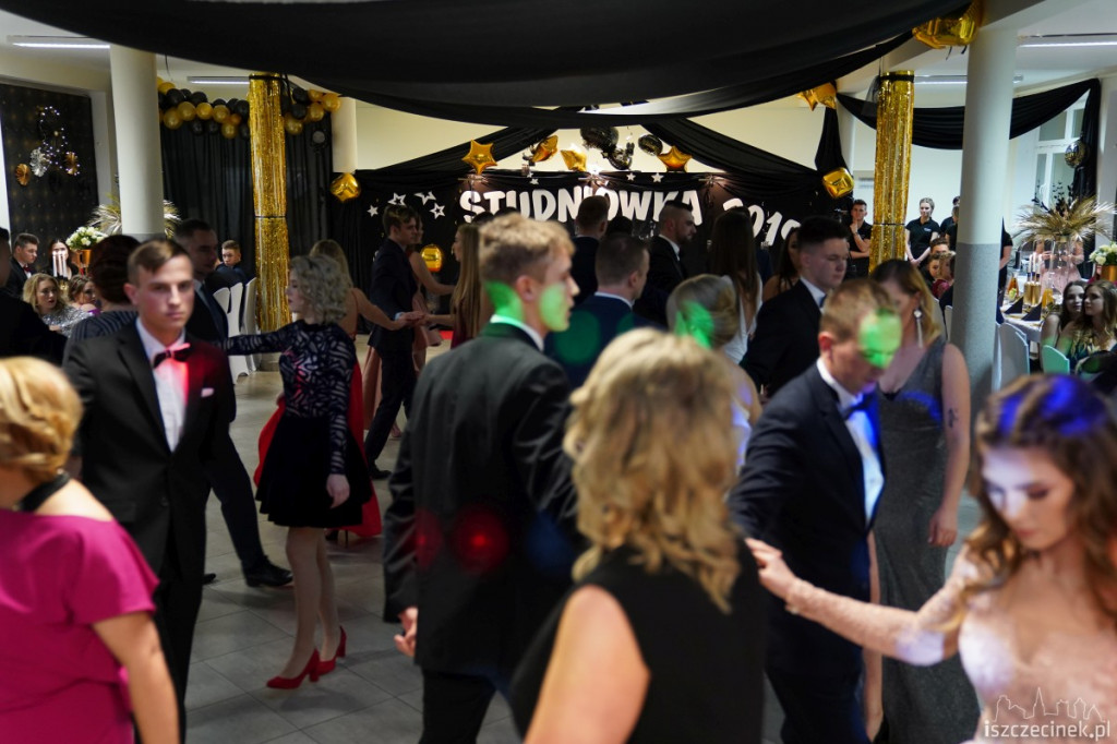 Studniówka 2019. Zespół Szkół nr 1 im. Komisji Edukacji Narodowej w Szczecinku