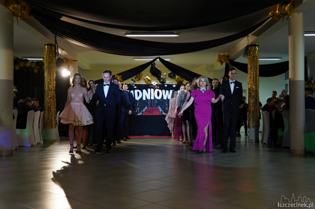 Studniówka 2019. Zespół Szkół nr 1 im. Komisji Edukacji Narodowej w Szczecinku