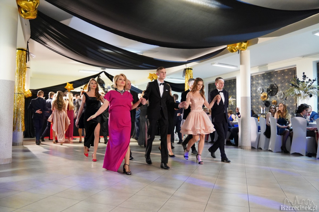 Studniówka 2019. Zespół Szkół nr 1 im. Komisji Edukacji Narodowej w Szczecinku