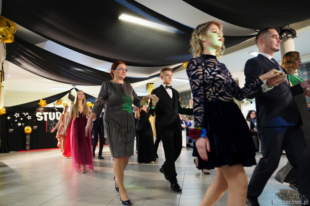 Studniówka 2019. Zespół Szkół nr 1 im. Komisji Edukacji Narodowej w Szczecinku