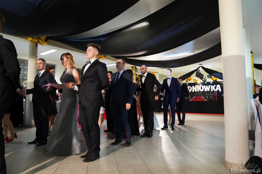 Studniówka 2019. Zespół Szkół nr 1 im. Komisji Edukacji Narodowej w Szczecinku