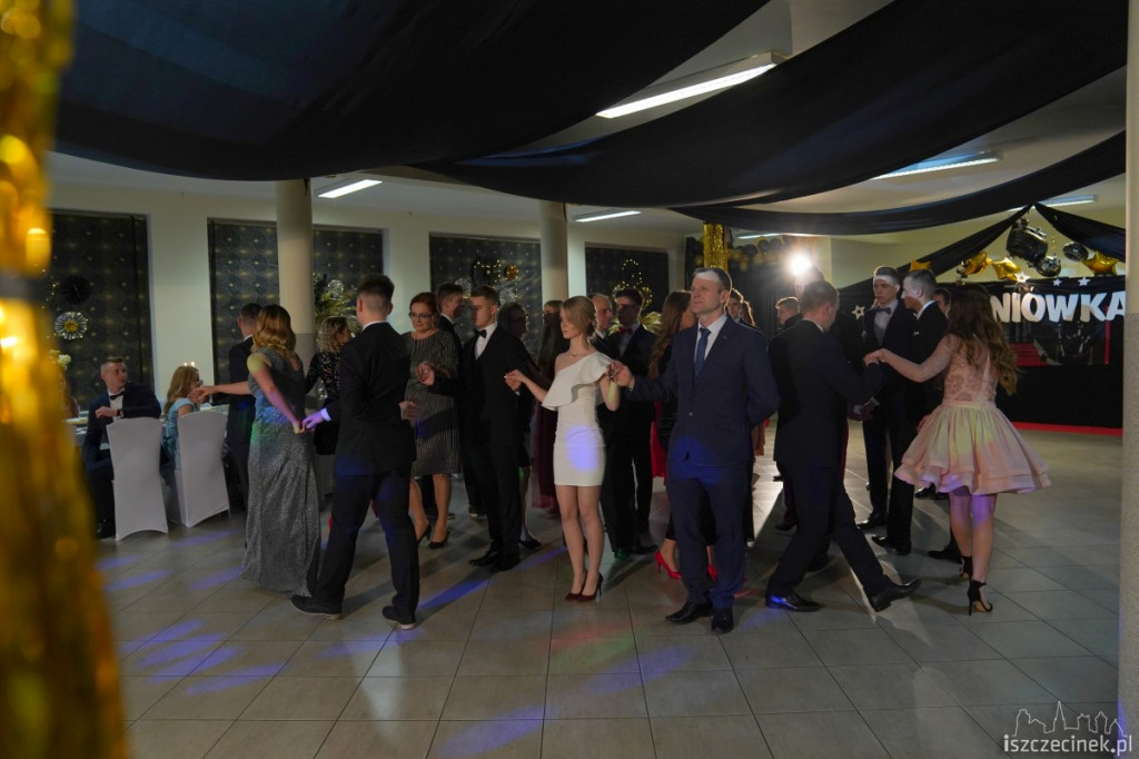 Studniówka 2019. Zespół Szkół nr 1 im. Komisji Edukacji Narodowej w Szczecinku