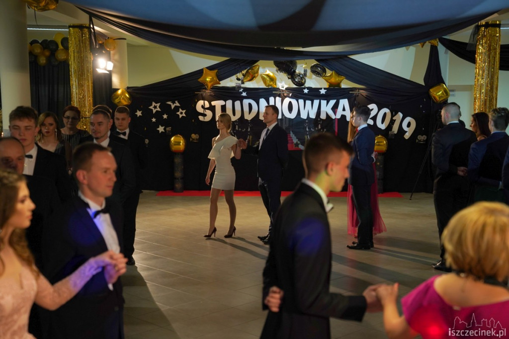 Studniówka 2019. Zespół Szkół nr 1 im. Komisji Edukacji Narodowej w Szczecinku