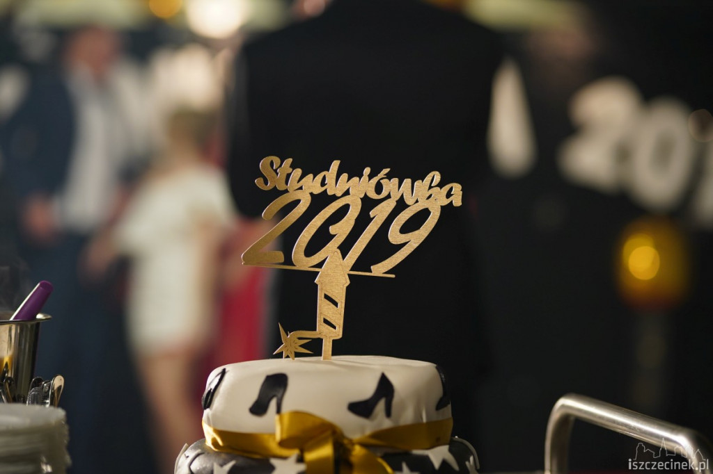 Studniówka 2019. Zespół Szkół nr 1 im. Komisji Edukacji Narodowej w Szczecinku