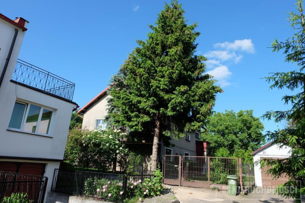 NA SPRZEDAŻ. Duży dom w niskiej cenie!