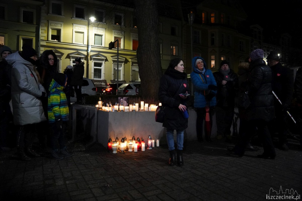 Szczecinecczanie uczcili pamięć Pawła Adamowicza