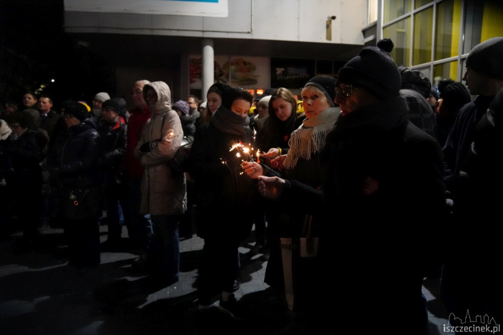 Szczecinecczanie uczcili pamięć Pawła Adamowicza