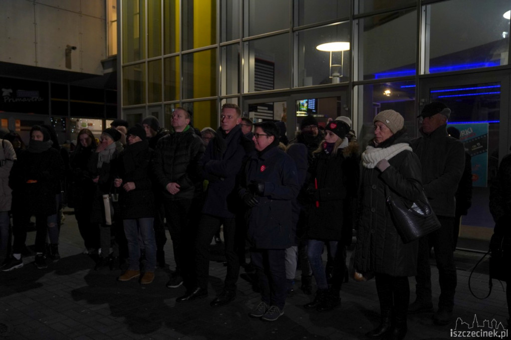 Szczecinecczanie uczcili pamięć Pawła Adamowicza