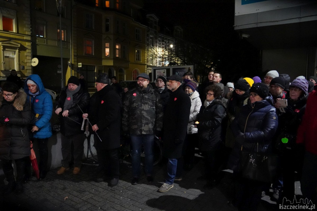 Szczecinecczanie uczcili pamięć Pawła Adamowicza