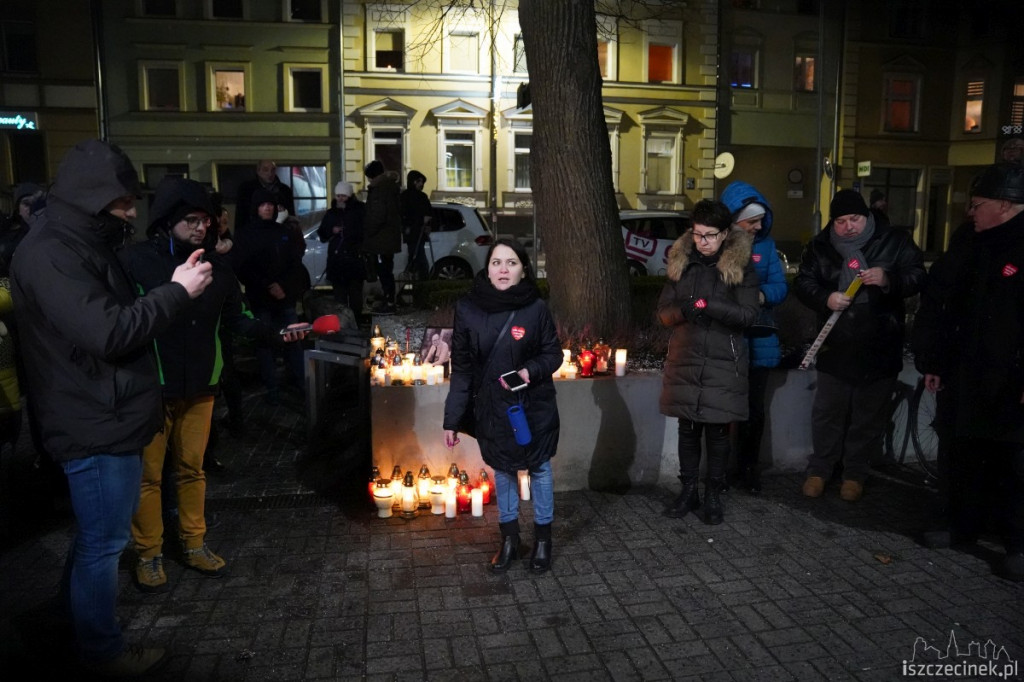 Szczecinecczanie uczcili pamięć Pawła Adamowicza