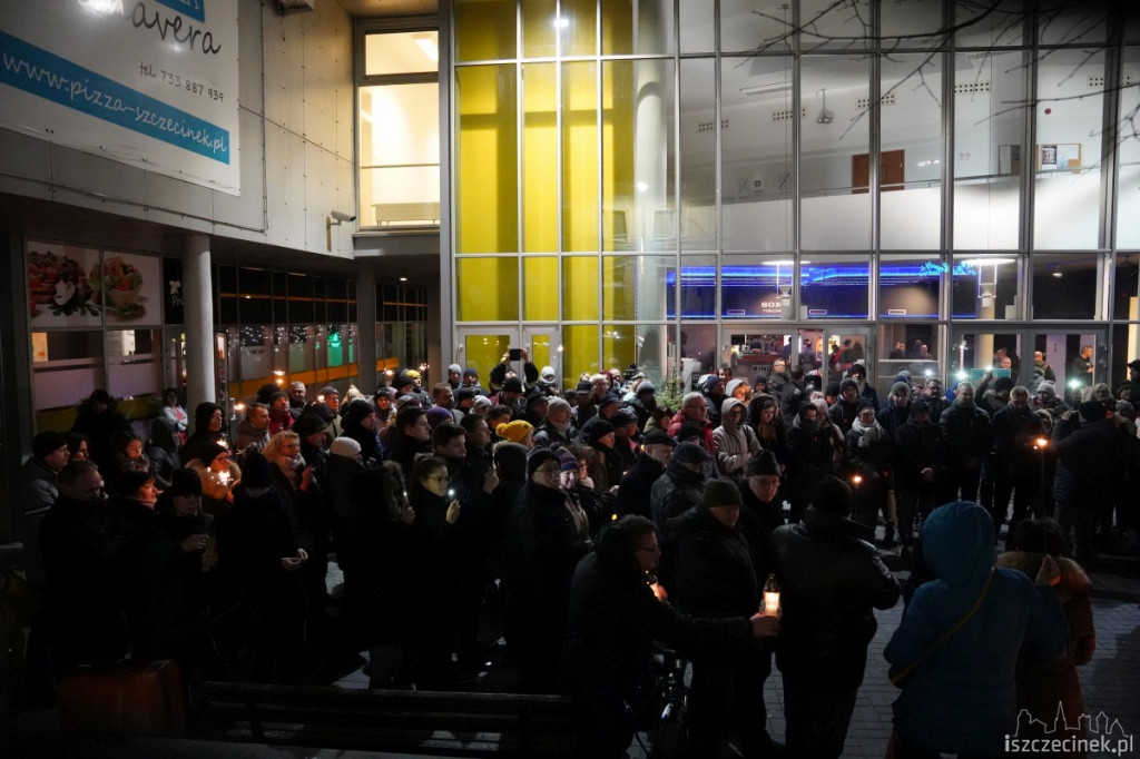 Szczecinecczanie uczcili pamięć Pawła Adamowicza