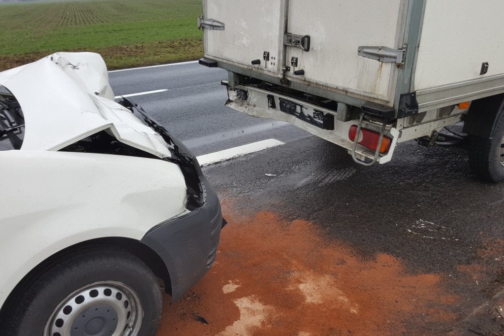 Wypadek pod Lotyniem, podmienione tablice i brak OC