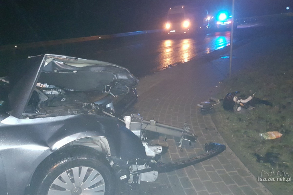 MARCELIN. Citroen wjechał pod busa pełnego ludzi