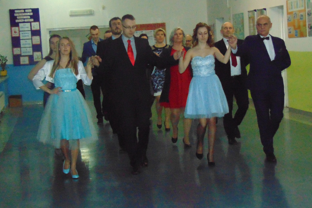 Spotkanie i wyjazd zamiast studniówki w LO w Barwicach