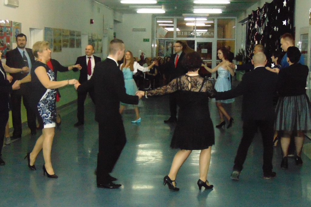 Spotkanie i wyjazd zamiast studniówki w LO w Barwicach