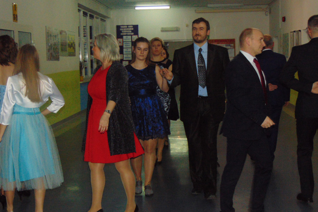 Spotkanie i wyjazd zamiast studniówki w LO w Barwicach