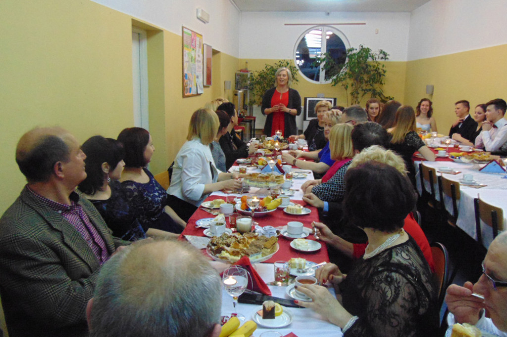 Spotkanie i wyjazd zamiast studniówki w LO w Barwicach