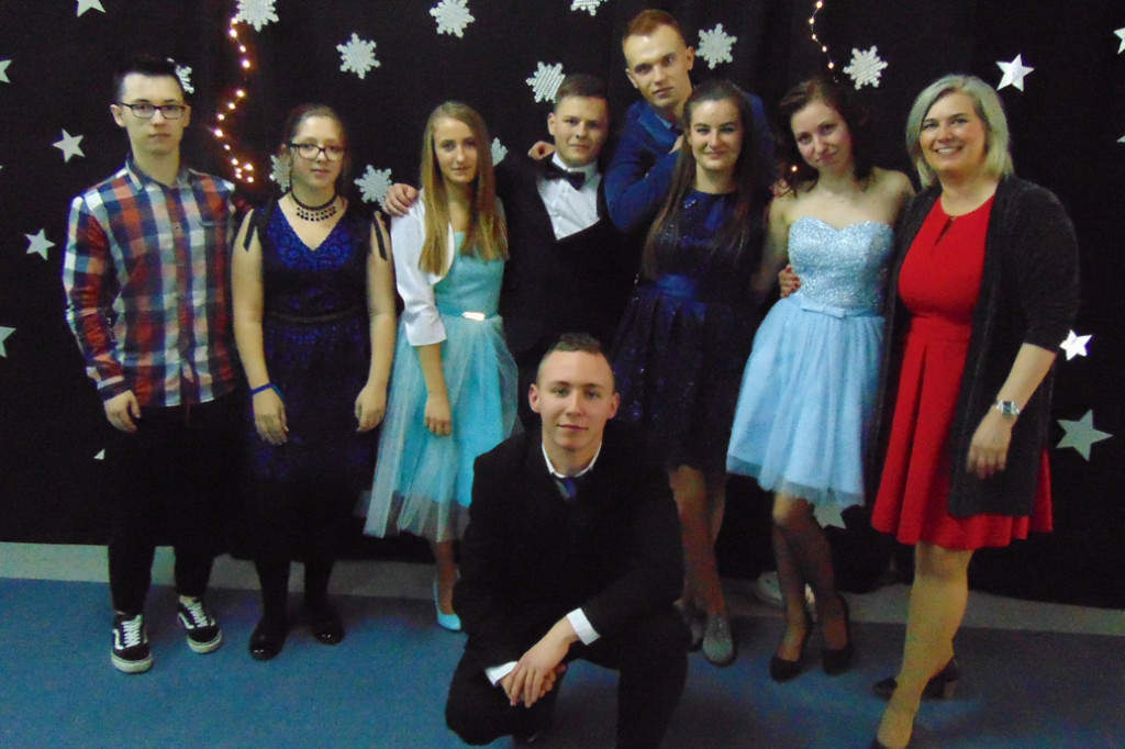 Spotkanie i wyjazd zamiast studniówki w LO w Barwicach