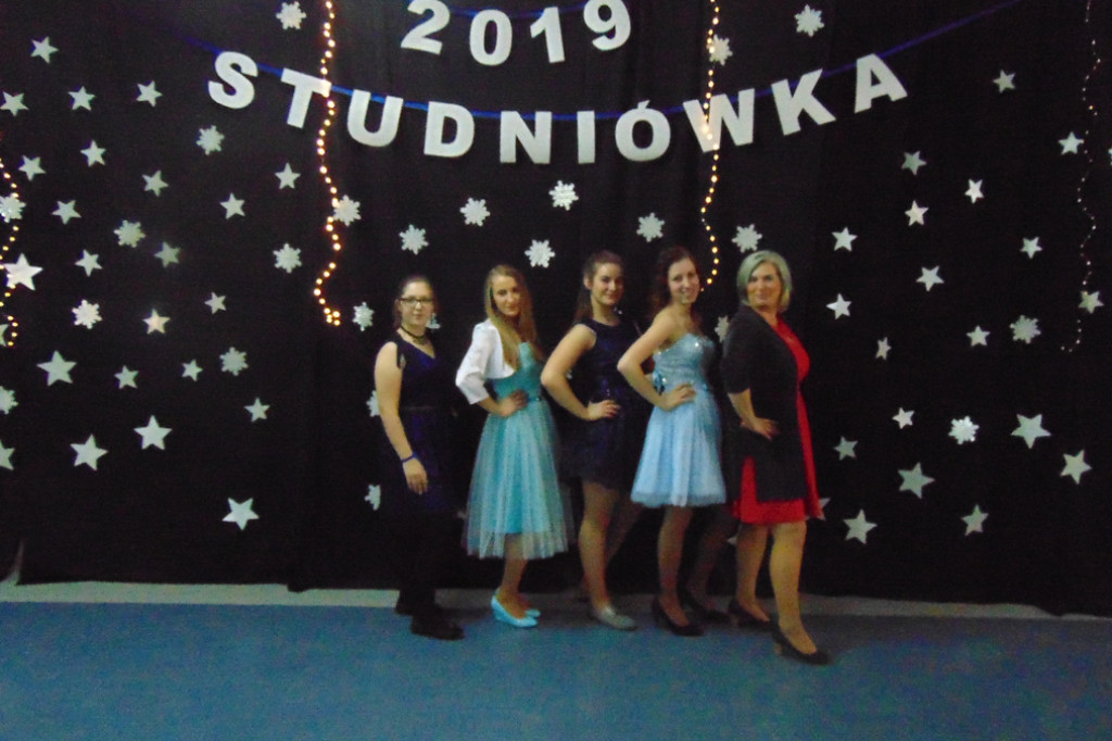 Spotkanie i wyjazd zamiast studniówki w LO w Barwicach