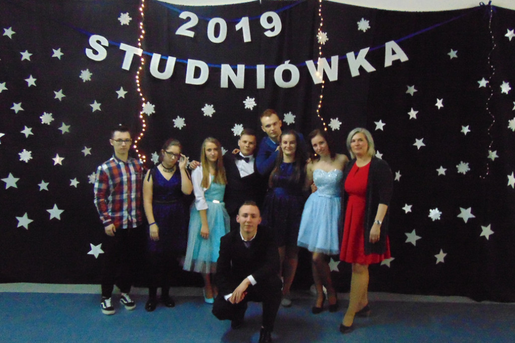 Spotkanie i wyjazd zamiast studniówki w LO w Barwicach