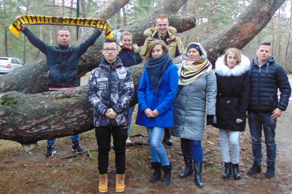 Spotkanie i wyjazd zamiast studniówki w LO w Barwicach