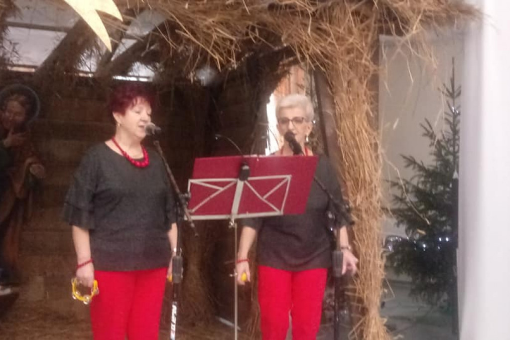Kolędowanie w DPSie. Koncert kolęd Pasjonatki i inni