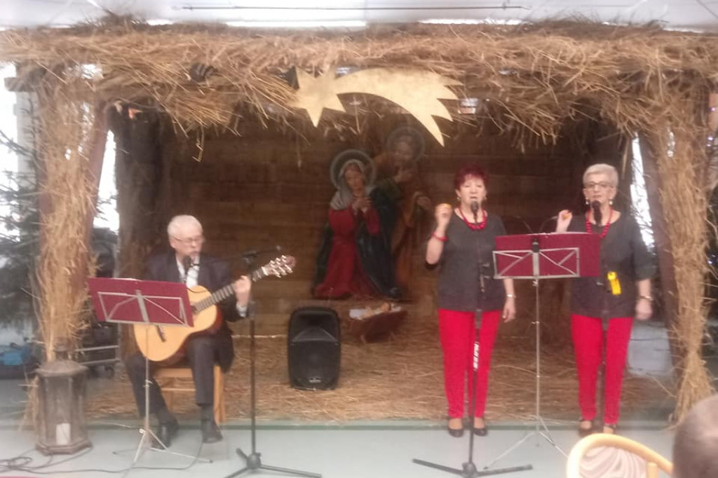 Kolędowanie w DPSie. Koncert kolęd Pasjonatki i inni