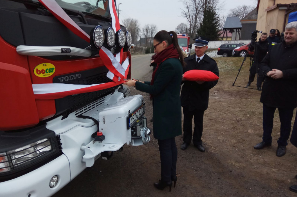 OSP Parsęcko, Oficjalne przekazanie wozu pożarniczego.